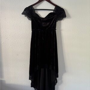 Women’s vintage goth black velvet high low dress with lace trim